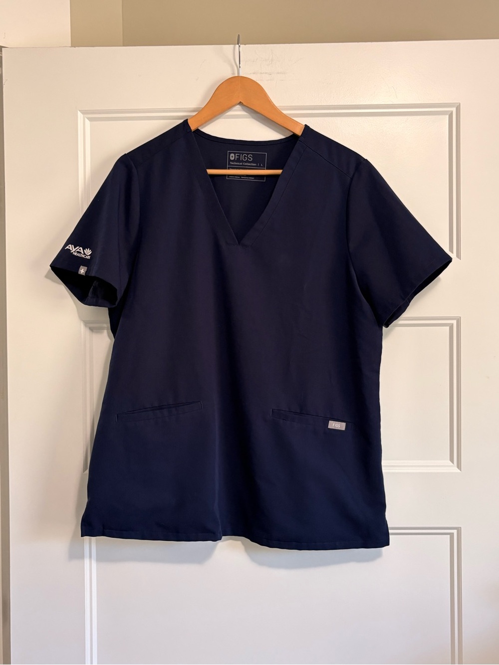 Figs Men's Navy V-Neck Scrub Top